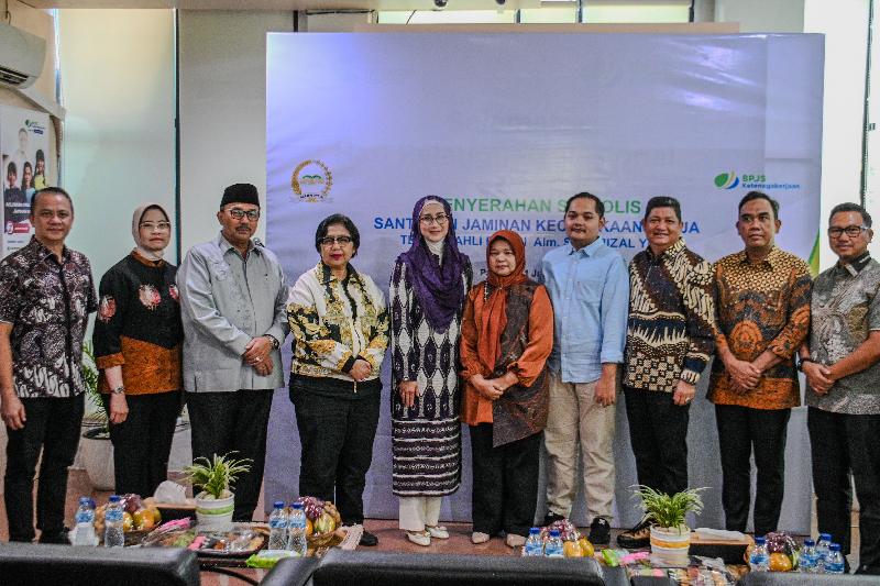 BURT DPR RI Saksikan Penyerahan Santunan BPJS Ketenagakerjaan untuk Tenaga Ahli Fraksi Golkar