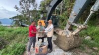 Andre Rosiade Kirim Ekskavator ke Maninjau, Warga Sambut dengan Haru