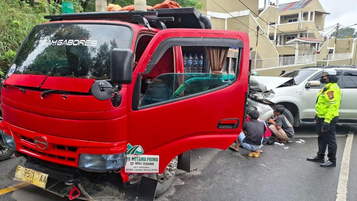 Kisah Bhayangkari di Depok Korbankan Mobil Demi Selamatkan Pemotor dari Truk Gagal Nanjak