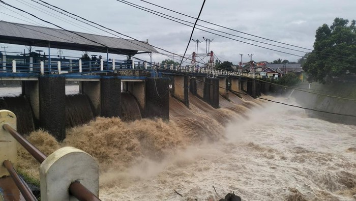 Debit Ciliwung Naik di Katulampa, Jakarta Diminta Siaga Banjir