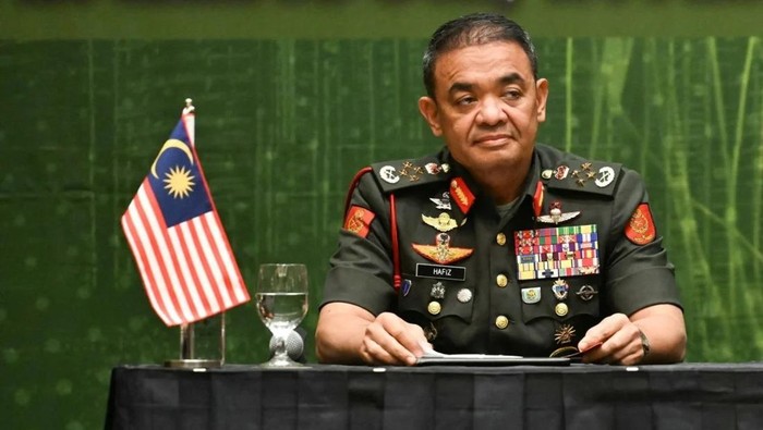 Eks Kepala Angkatan Darat Malaysia dan 2 Istrinya Ditahan terkait Korupsi