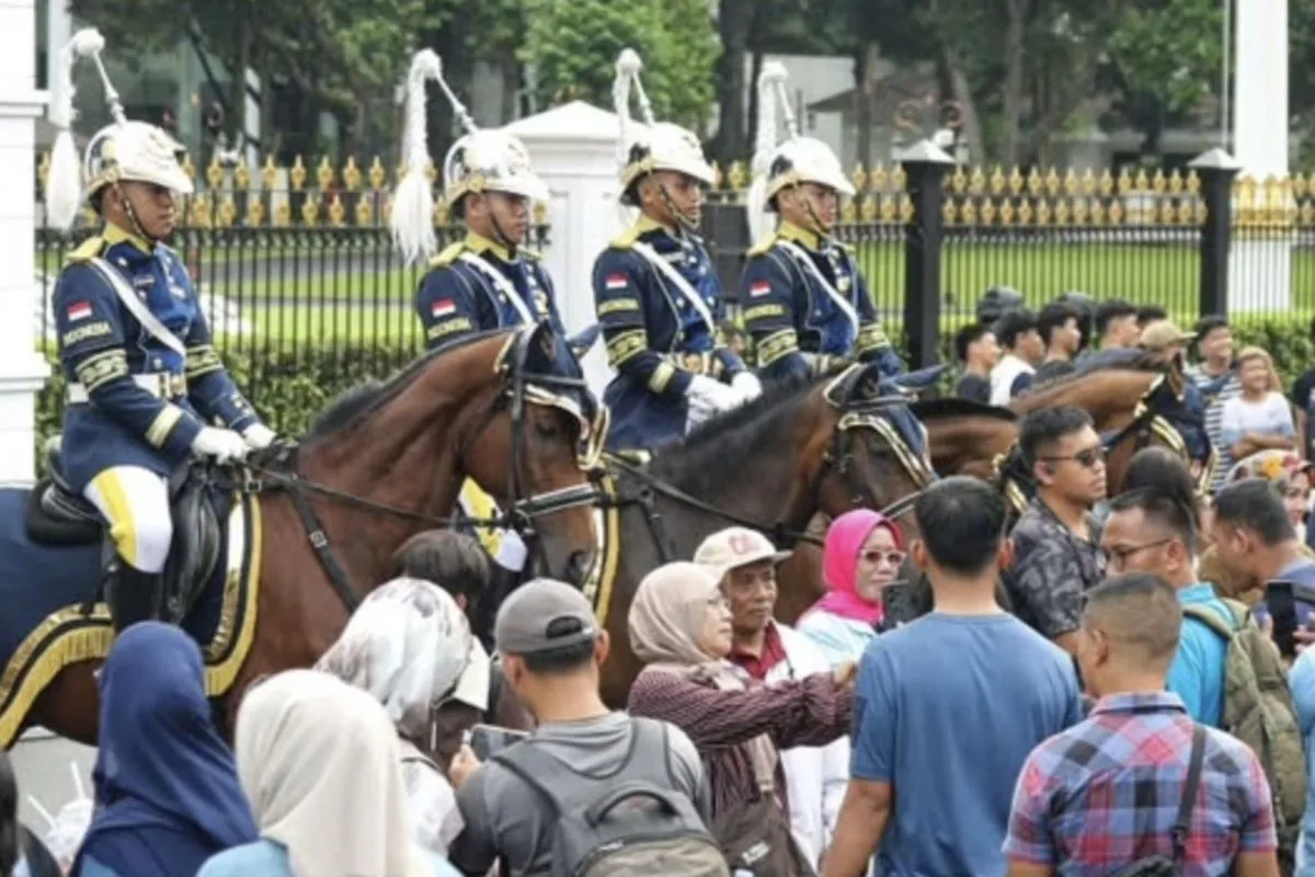 Atraksi Mingguan Paspampres Dekatkan Publik ke Istana