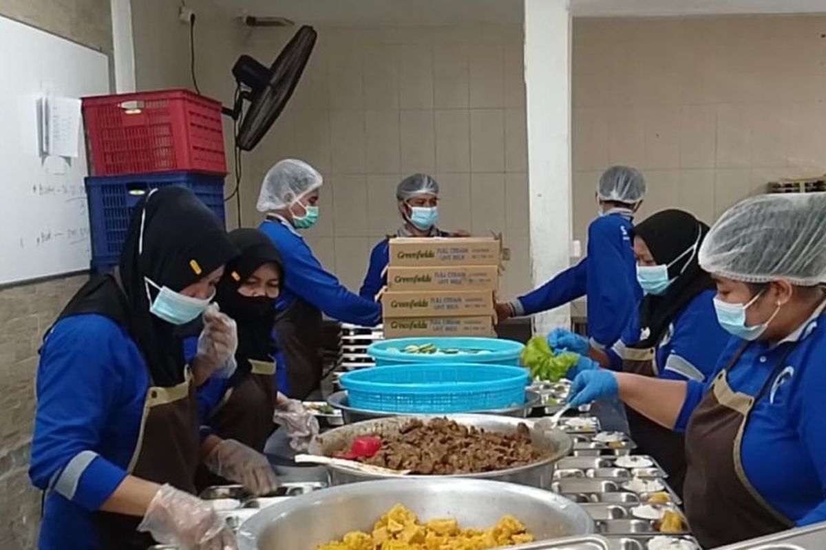 Klaim 1 Juta Kerja MBG Dinilai Semu, PHK Justru Naik