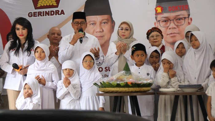 Fraksi Gerindra Rayakan HUT ke-18 dengan Layanan Kemanusiaan di Ragunan