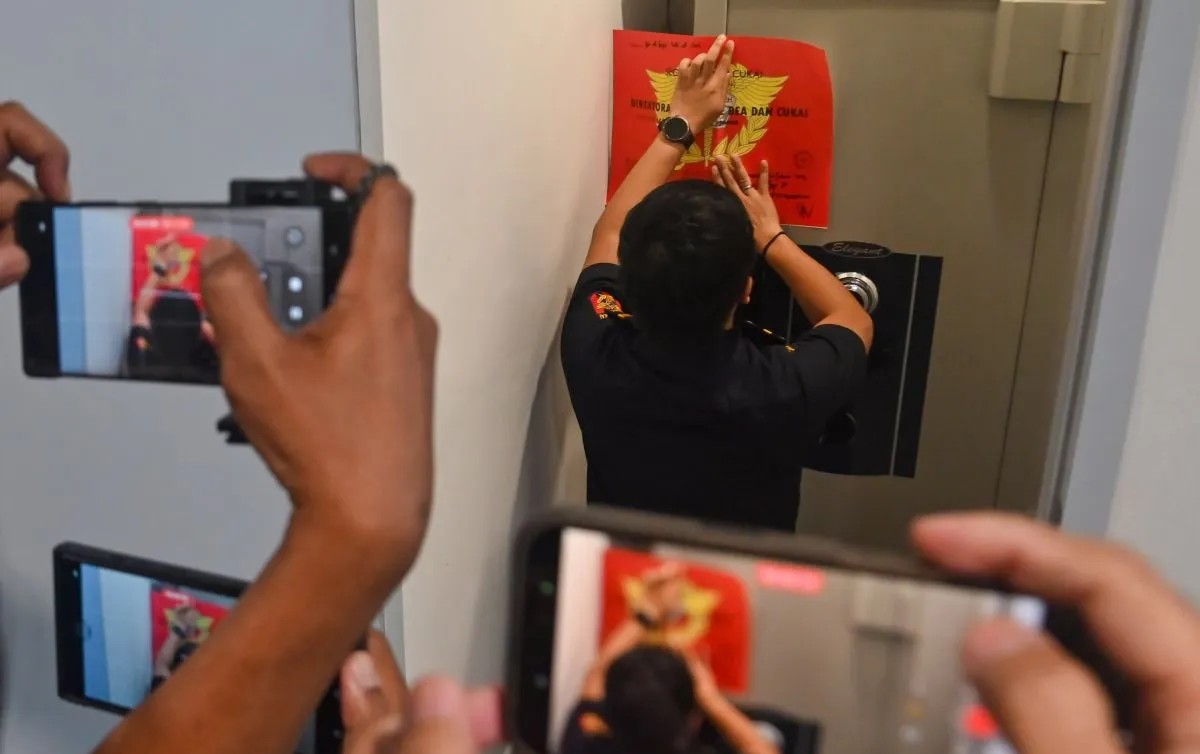 Bea Cukai Segel Toko Perhiasan Mewah di Pluit