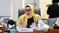 DPR Dorong Aturan THR Pekerja Kemitraan