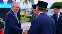 Menlu Sugiono & Rosan Lepas PM Albanese di Halim