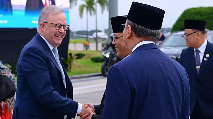 Menlu Sugiono & Rosan Lepas PM Albanese di Halim