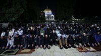 Tarawih Perdana di Al-Aqsa, Warga Palestina Tetap Khusyuk