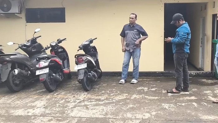 Gudang Motor Curian Berkedok Lapak Besi Tua Digerebek Polisi