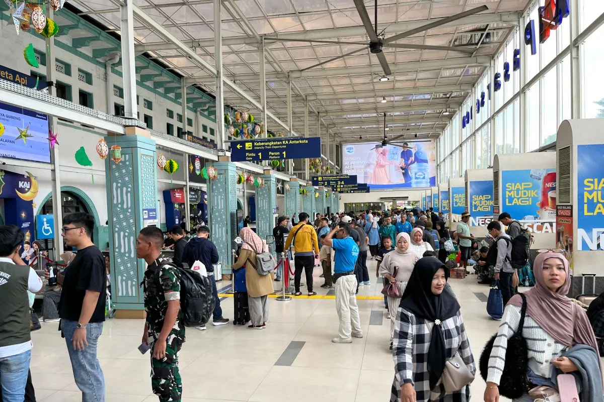 41 Ribu Penumpang KA Berangkat dari Jakarta di Hari Kedua Lebaran