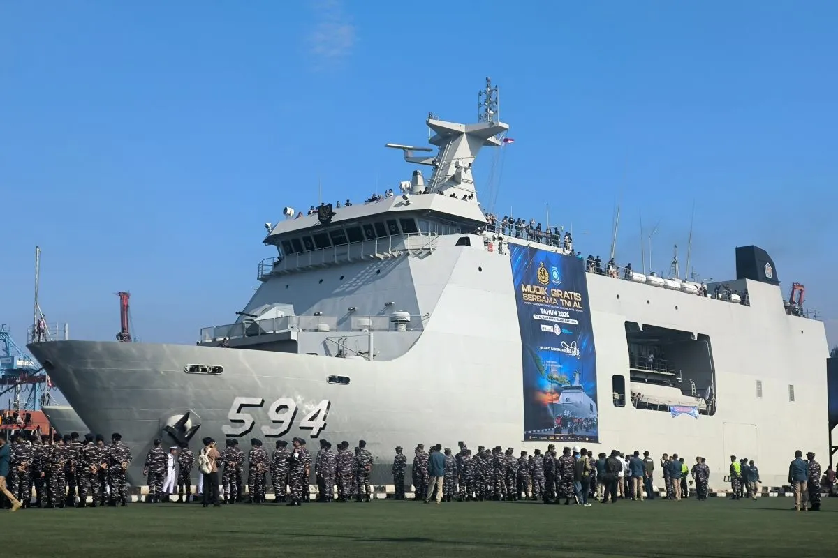 TNI AL Kerahkan KRI Semarang untuk Mudik Bangka Belitung