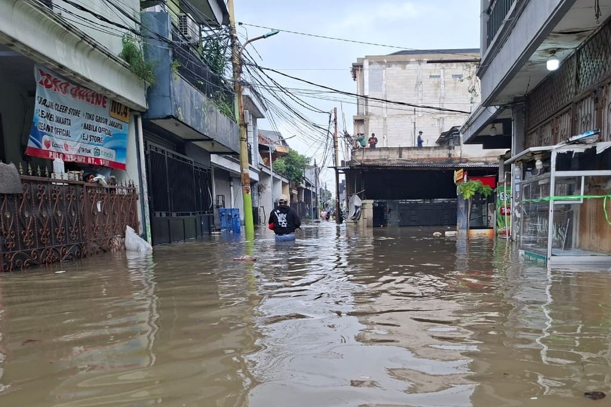 Pagi ini 18 RT Jakarta Masih Terendam Banjir