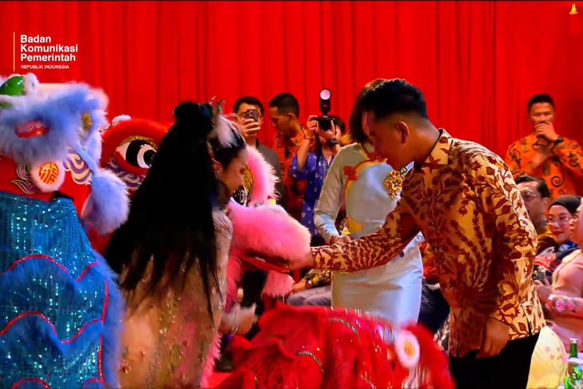 Wapres Gibran dan Menteri Meriahkan Imlek Nusantara dengan Angpao Barongsai Cilik