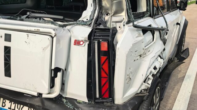 Mobil Ketum Partai PKN Gede Pasek Suardika Ditabrak Bus PO Haryanto di Batang