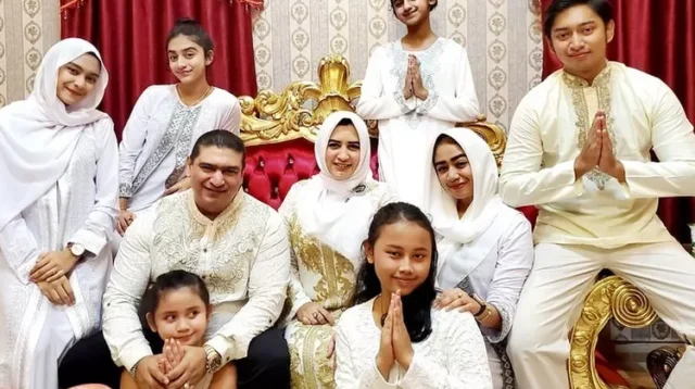 Poto Keluarga Bupati Pekalongan Fadia Arafiq