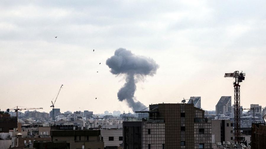 Perang Iran–AS Memanas, Prajurit RI Gugur, Trump Sinyal Damai