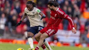 Arne Slot Kritik Gaya Main Liga Inggris