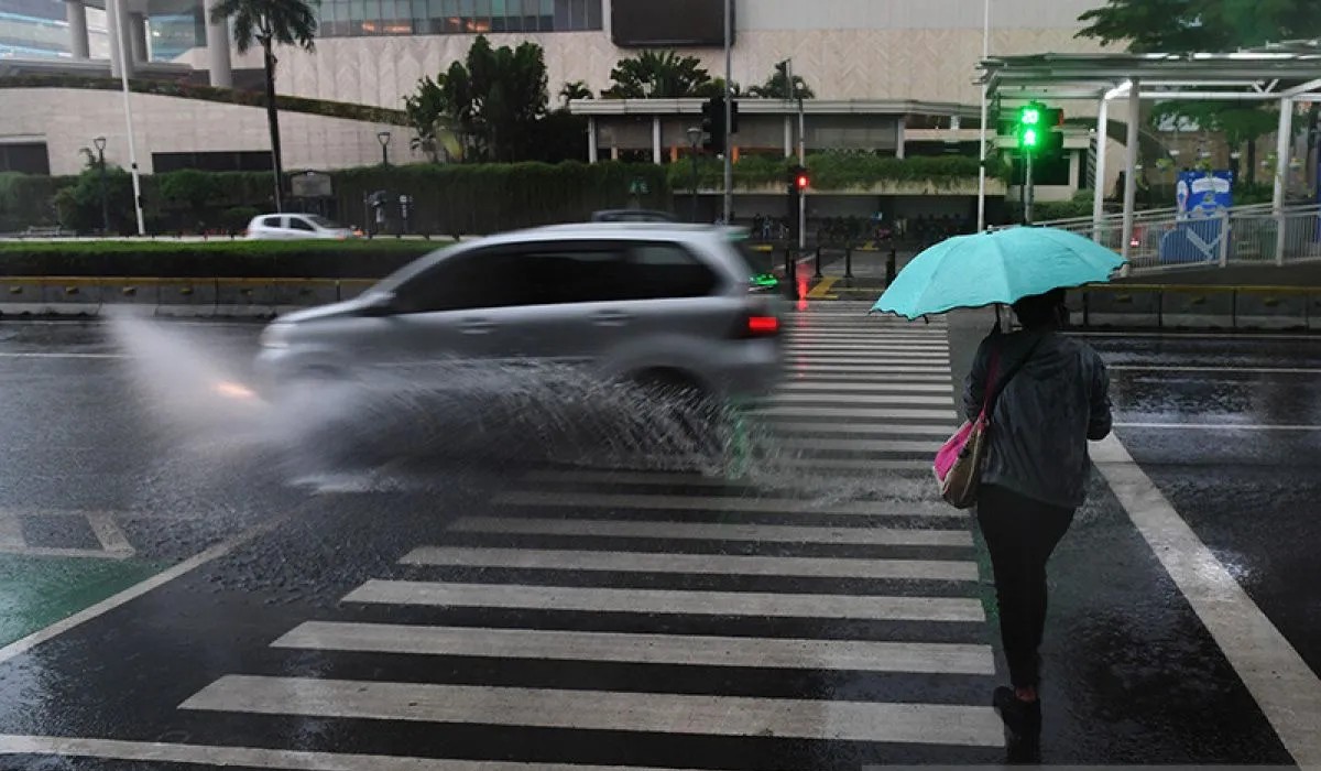 Jakarta Bersiap Diselimuti Hujan Siang Ini