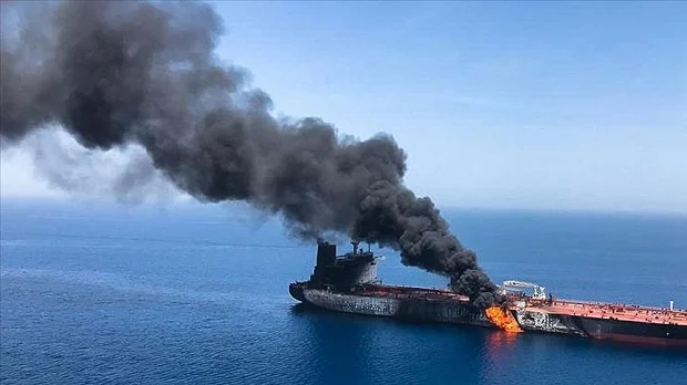 Insiden Ledakan Tanker Kuwait, Awak Berhasil Selamat