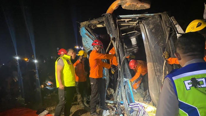 Lagi lagi Bus Tabrak Pikap di Tol Brebes, 1 Tewas
