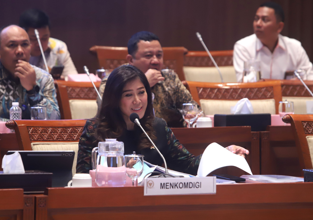 Komdigi Tegas, Medsos Anak Wajib Dibatasi