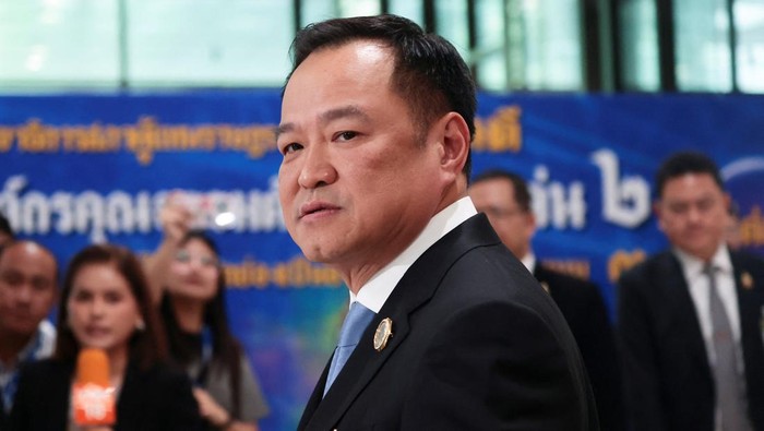 Anutin Kembali Pimpin Thailand dengan Gaya Populis