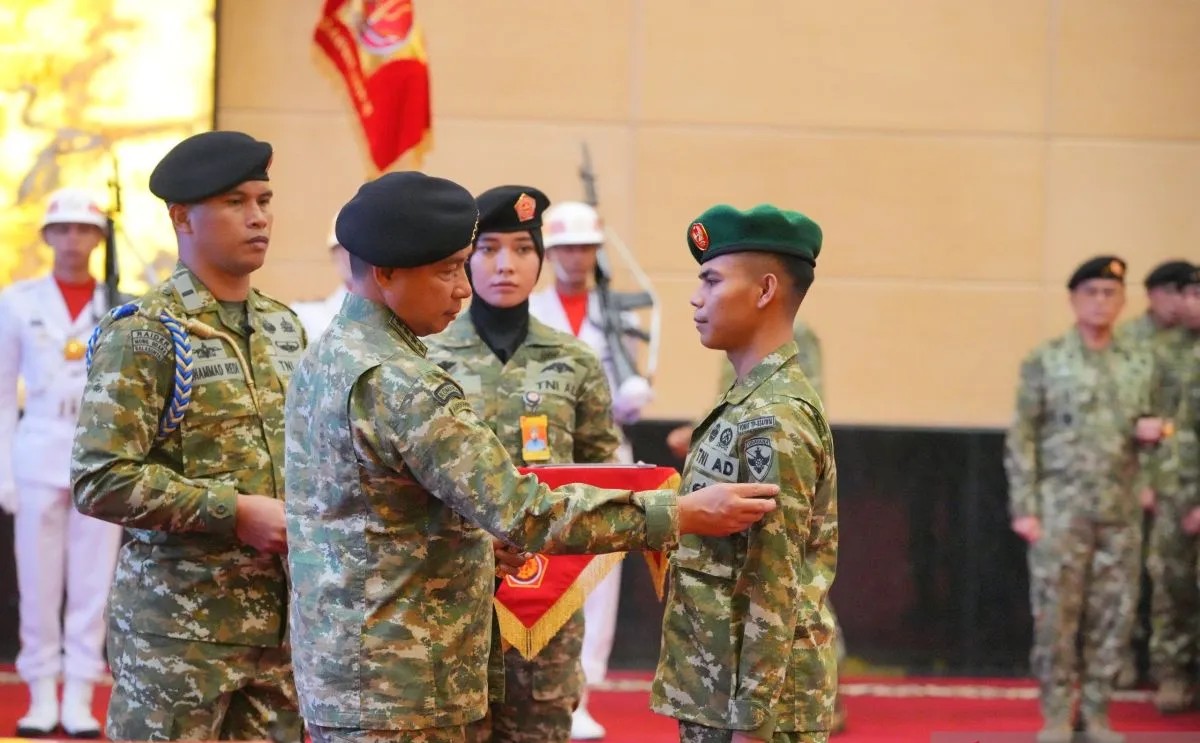 TNI Anugerahkan KPLB untuk Prajurit Berprestasi Dunia