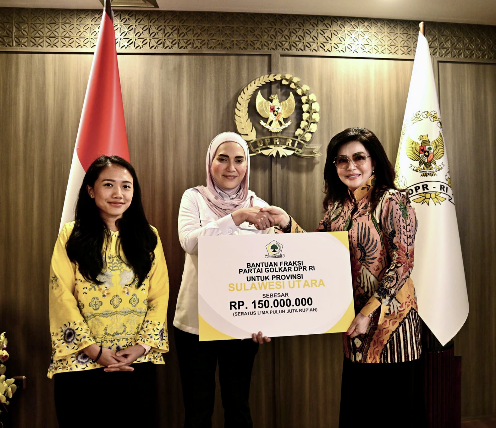 Sari Yuliati Serahkan Bantuan Fraksi Golkar Rp150 Juta untuk Korban Gempa