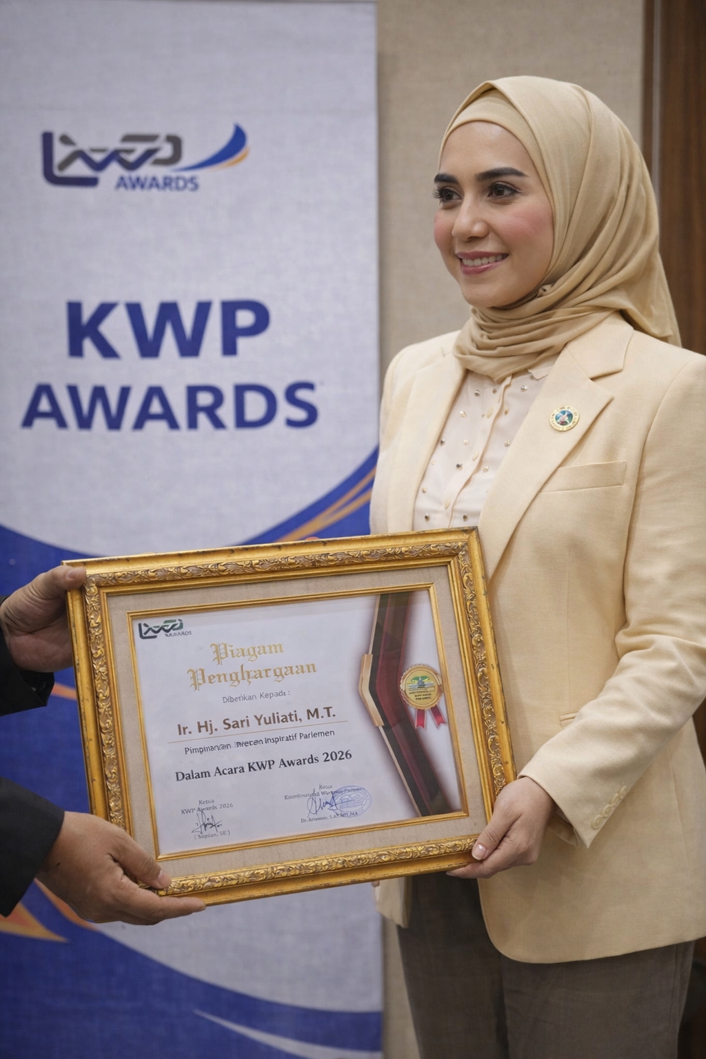 Waka DPR RI Sari Yuliati Raih Penghargaan Perempuan Inspiratif DPR 2026