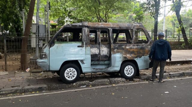 Polisi Buru Pelaku Pembakaran Sopir Angkot di Tanah Abang