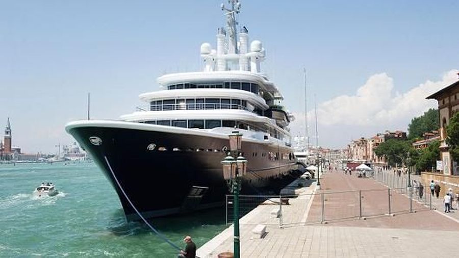 Superyacht Nord Tembus Blokade Selat Hormuz, Rusia-Iran Kian Mesra”.