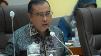FotoGrid_20250922_113110302.jpg Komisi IX Dorong Kajian Larangan Vape