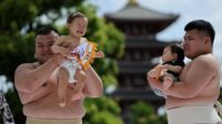 Tokyo Heboh Festival Bayi Menangis, Tangisan Jadi Doa Panjang Umur