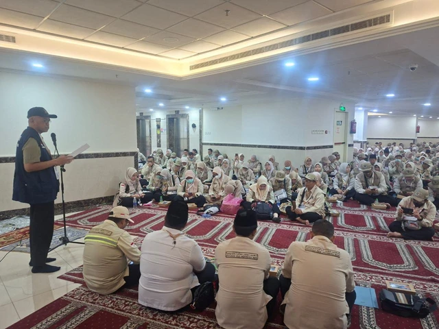 Timwas DPR: Layani Jemaah Haji Sepenuh Hati