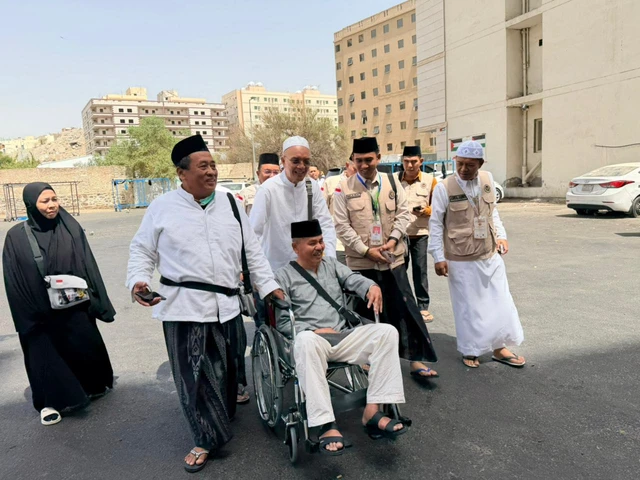 Timwas DPR Temukan Dugaan Pungli Tawaf ke Jemaah Lansia