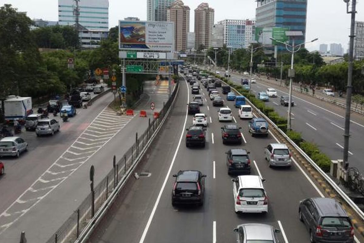Tol Dalam Kota Padat, Contraflow Halim–Senayan Diberlakukan