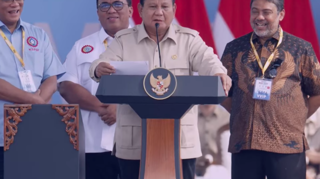 Kado May Day, Prabowo Teken Perpres Ojol: Potongan Aplikator Maksimal 8 Persen