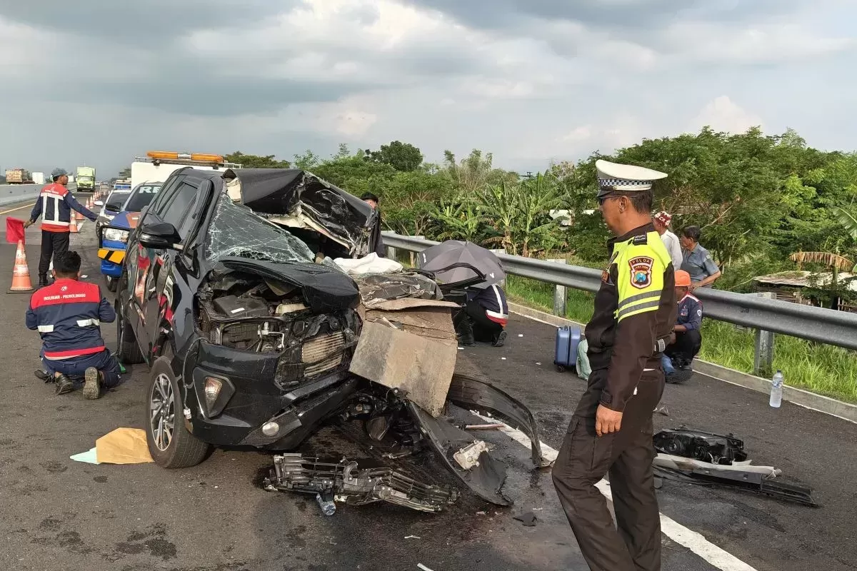 Hilman DPR Selamat, Dua Staf Tewas di Tol Paspro