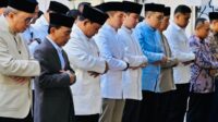 Prabowo Shalat Idul Adha di Paris Bersama Didit dan Tedd