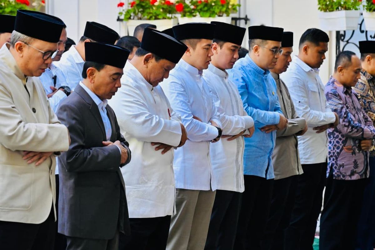 Prabowo Shalat Idul Adha di Paris Bersama Didit dan Tedd