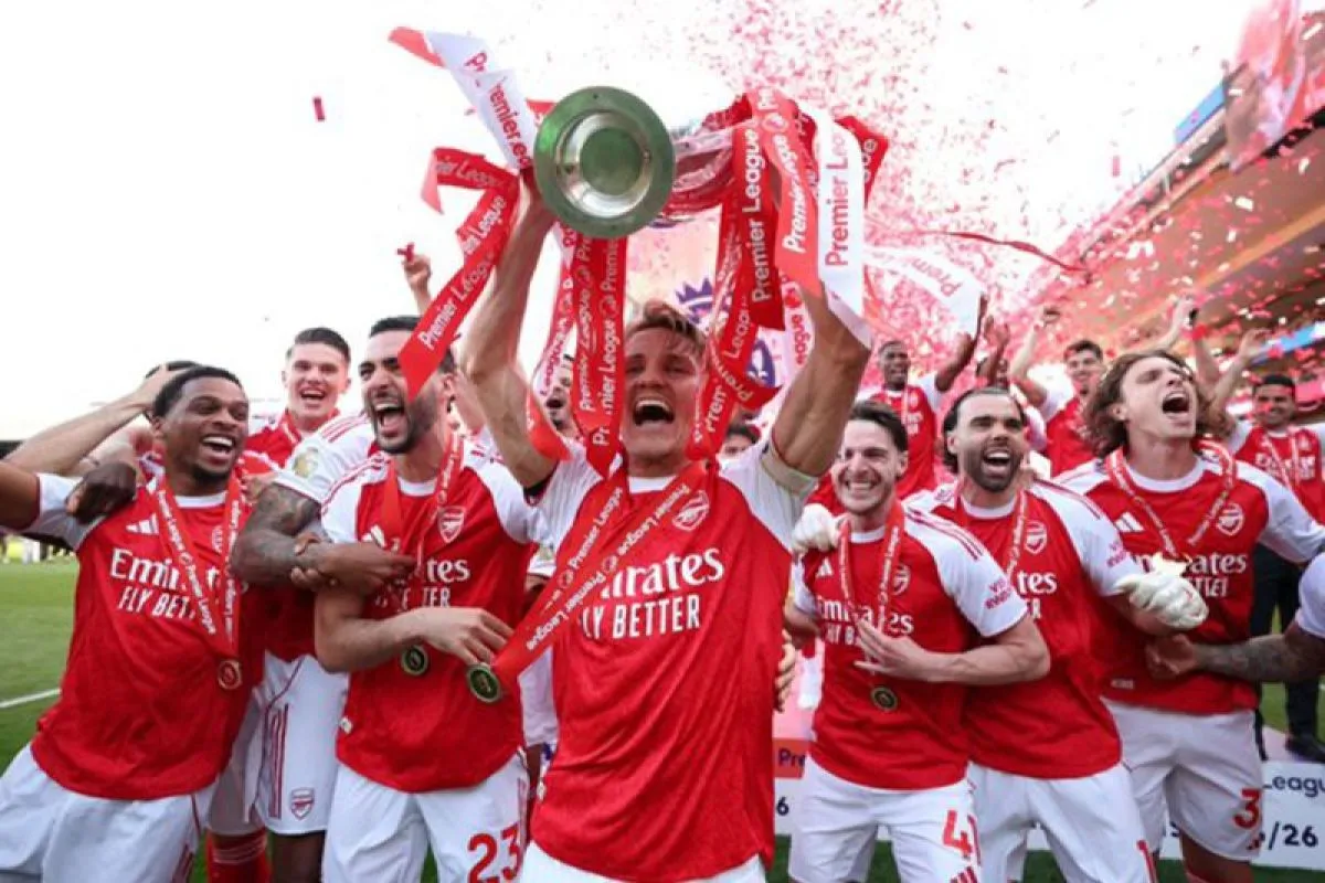 Arsenal Juara, West Ham Tersingkir
