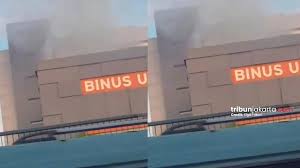 Kampus Binus Kemanggisan Dilanda Kebakaran Pagi Ini