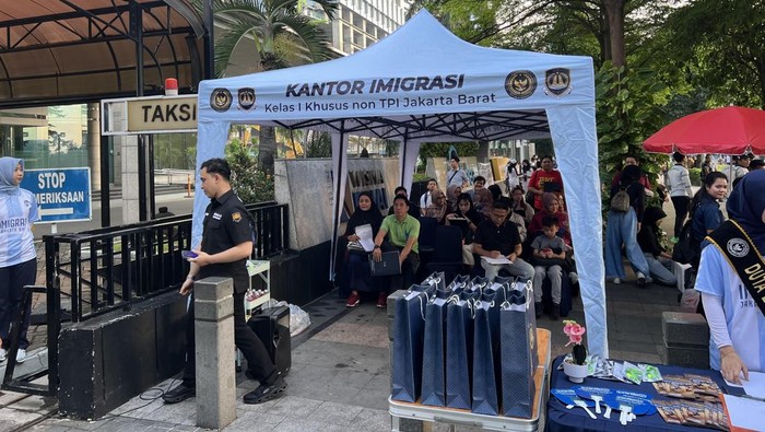 Imigrasi Gelar Layanan Paspor di CFD Bundaran HI, Warga Antusias