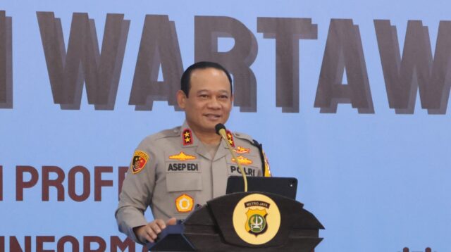Kapolda Metro Jaya Kini Berpangkat Jendral Bintang Tiga