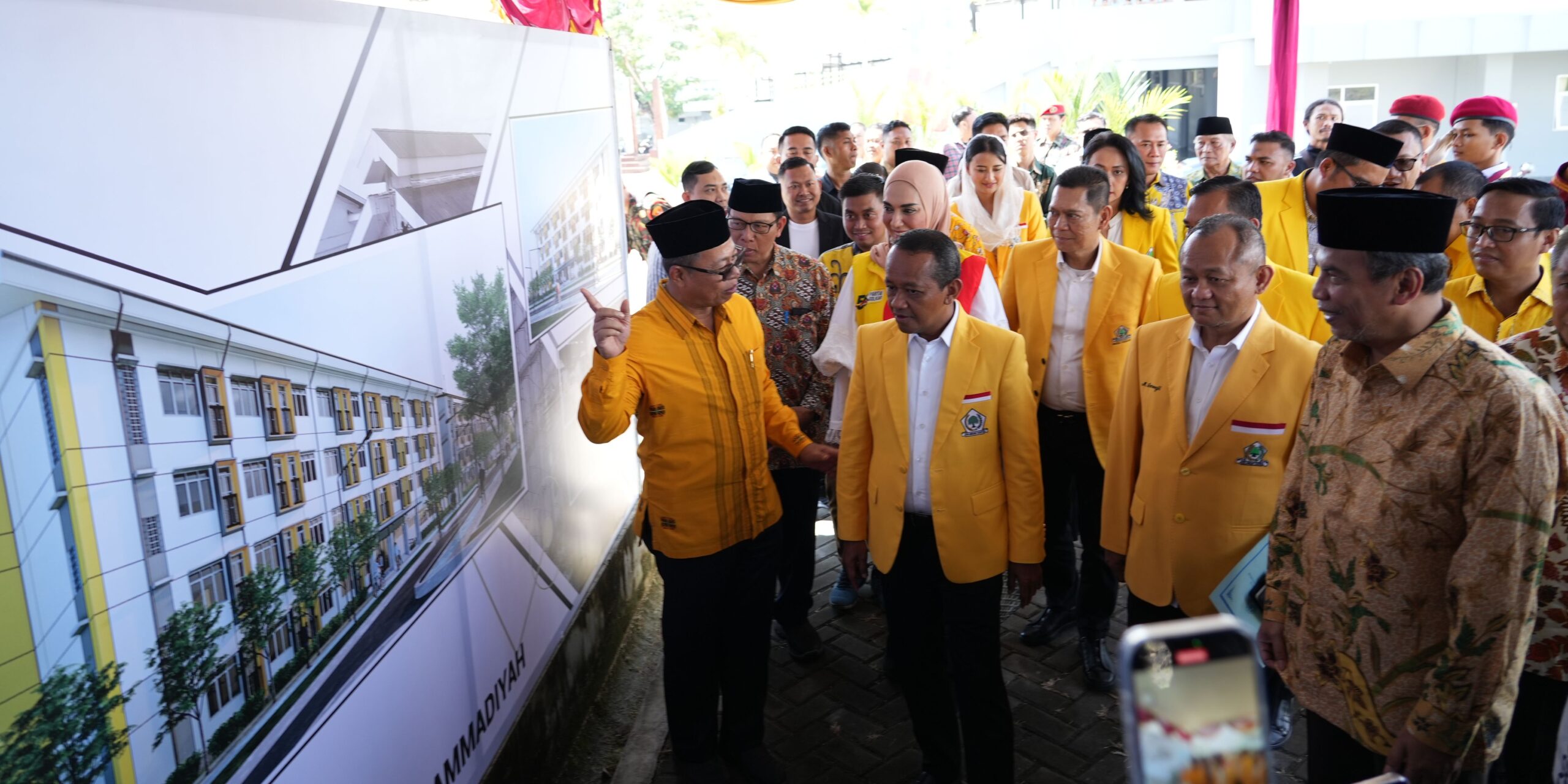 Sari Yuliati Tinjau Asrama Mu’allimin Hampir Rampung