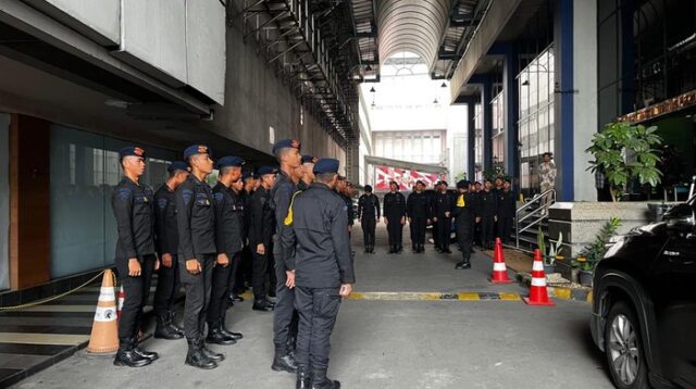 Brimob Jaga Ketat Gedung Hayam Wuruk