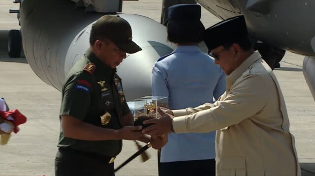 Prabowo Serahkan Jet Tempur Rafale ke TNI