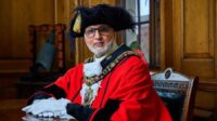 shaukat-ali-wali-kota-manchester-1779518839138_169 Inilah Sosok Sopir Taksi Jadi Wali Kota Manchester