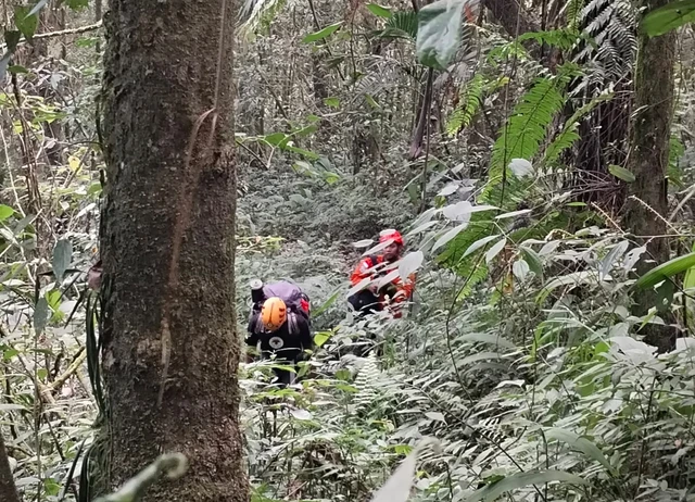 Empat Hari di Jurang, Pendaki Ilegal Semeru Diselamatka